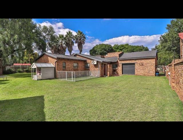 3 BEDROOM HOUSE FOR SALE IN SUNWARD PARK